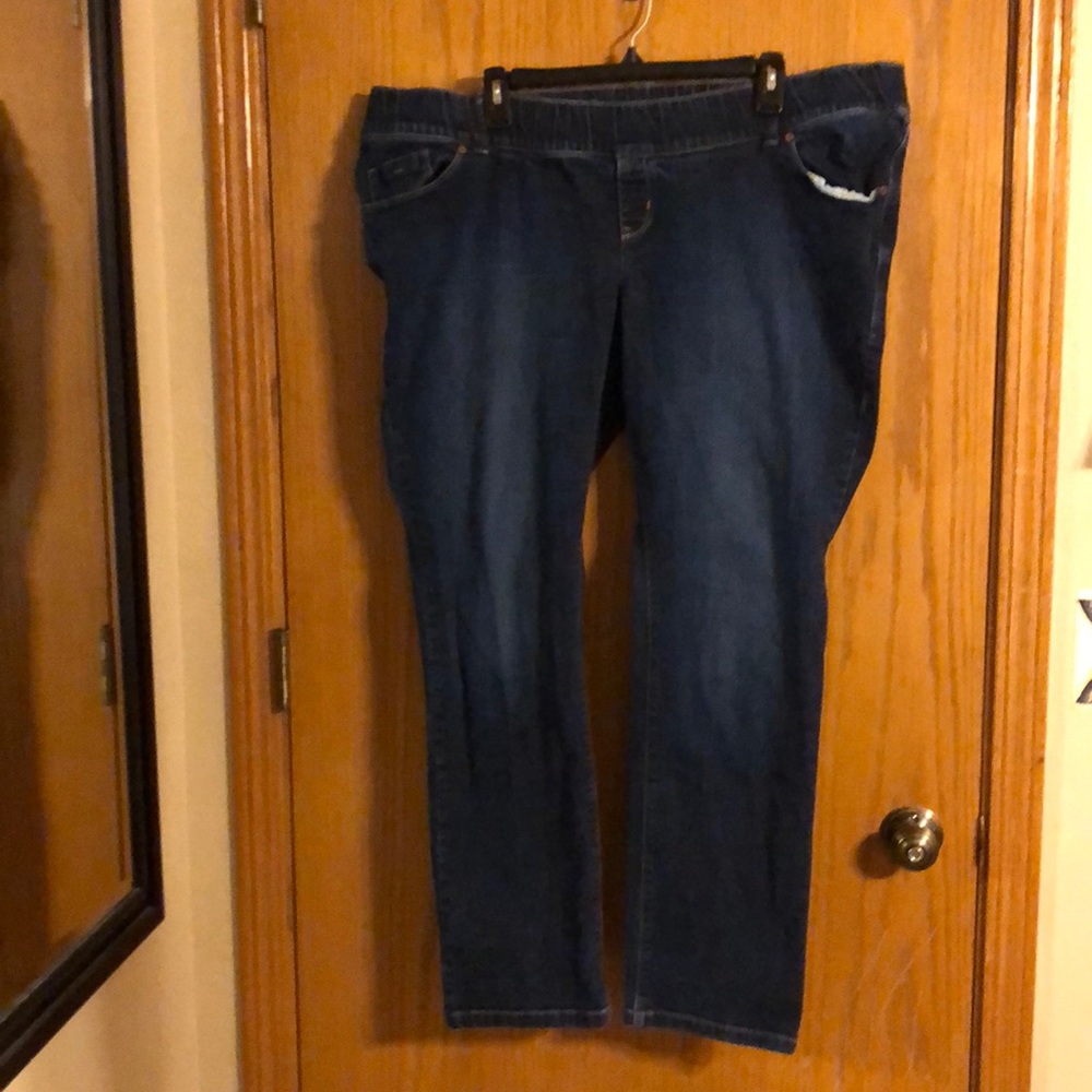 Maternity Low Rise Skinny Jeans 👖 Cute! 🦋